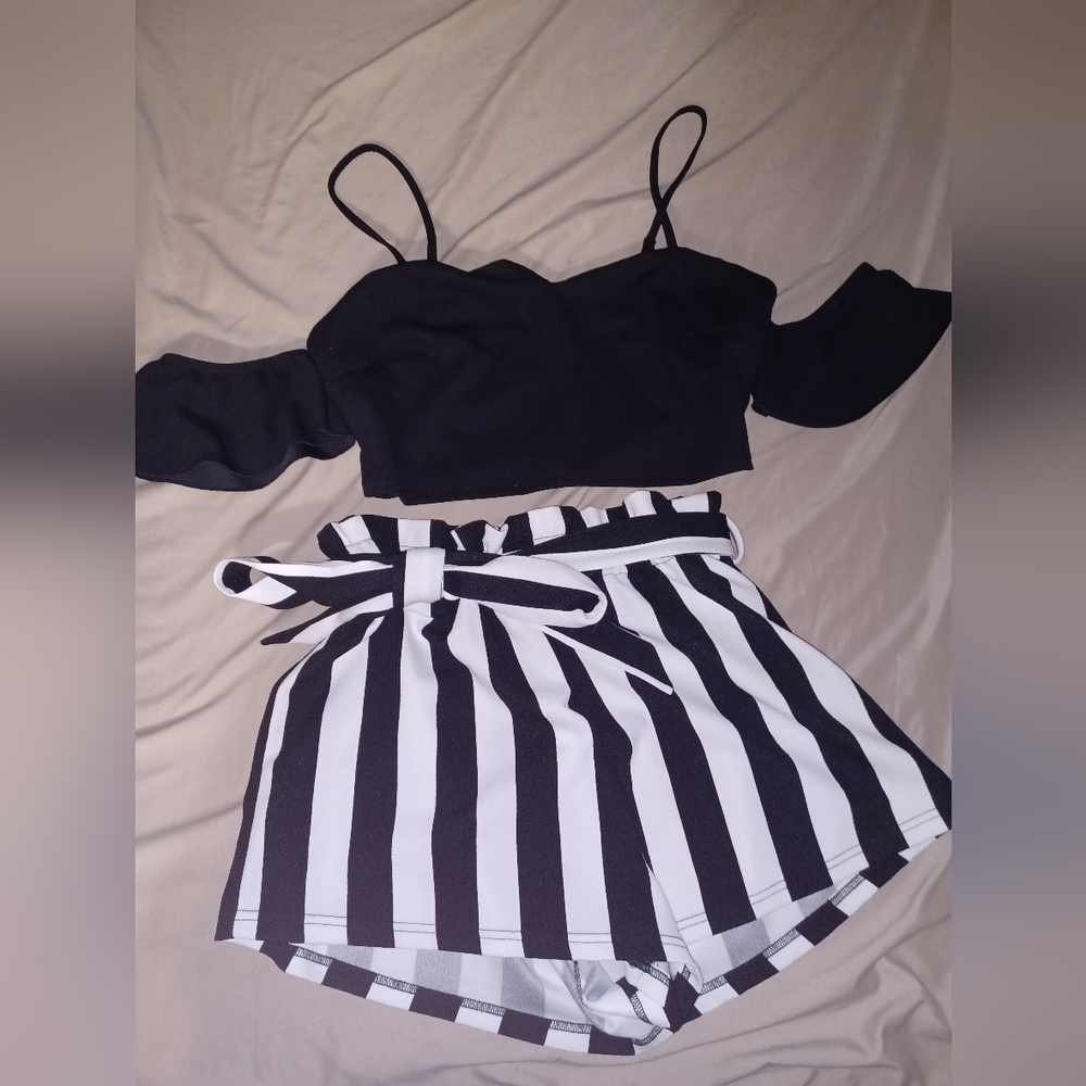 Summer shorts and cropped shorts set